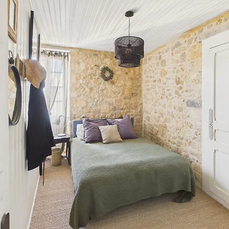 Casa de Férias Authentique Maison Familiale Proche Bourg - 6 Pers *